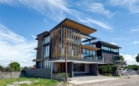 Inviting5-BedroomHouseandLotforSaleinAlabangWestVillageLasPinas-1.jpg