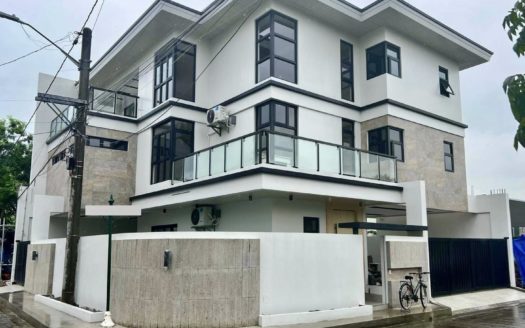 Exceptional6-BedroomHouseandLotforSaleinGreenwoodsExecutiveVillageTaytayRizal-1.jpg