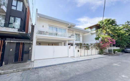 Attractive6-BedroomHouseandLotforSaleinAfpovaiFortBonifacioTaguig-1.jpg