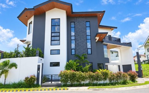 Upscale5-BedroomHouseandLotforSaleinVerdanaHomesBacoorCavite-1.jpg