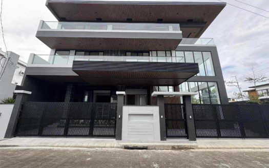 Lavish5-BedroomHouseandLotforSaleinGreenwoodsExecutiveVillageCaintaRizal-1.jpg