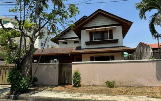 Pre-owned4-BedroomHouseandLotforSaleinAlabangHillsMuntinlupa-1.jpg