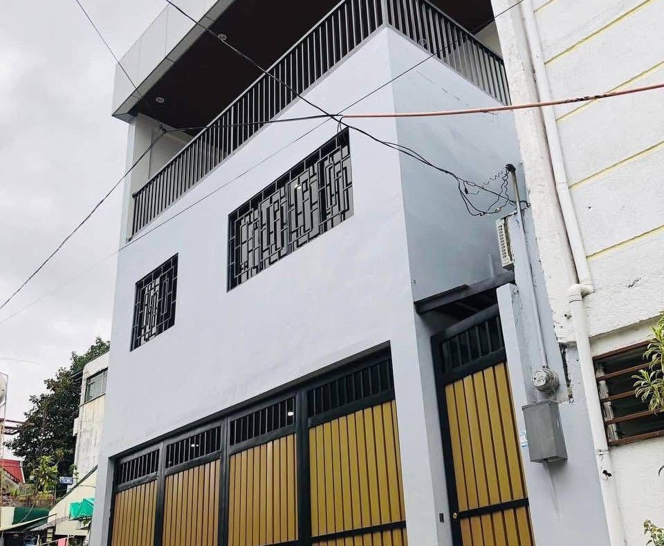 Refined6-BedroomHouseandLotforSaleinBrgy.HolySpiritQuezonCity-1.jpg