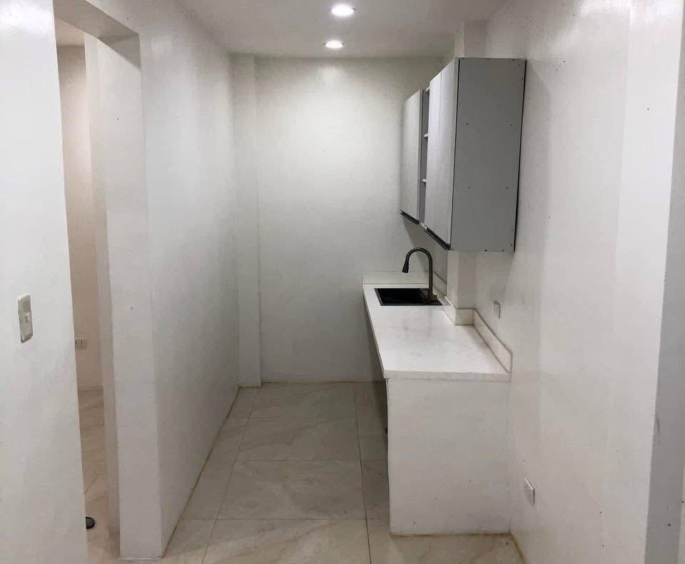 Refined6-BedroomHouseandLotforSaleinBrgy.HolySpiritQuezonCity-15.jpg