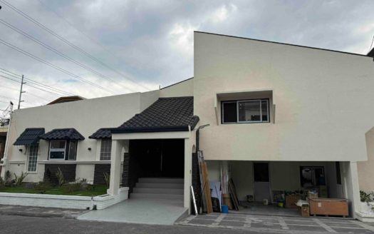 Dazzling4-BedroomHouseforSaleinValleVerde1PasigCity-1.jpg