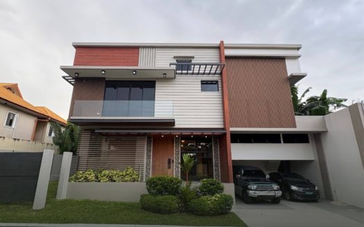 Majestic4-BedroomHouseandLotforSaleinBFHomesParanaque-1.jpg