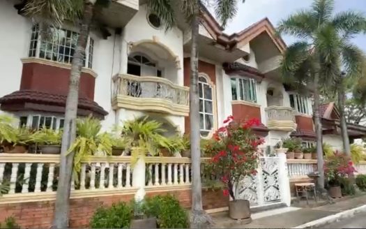 Notable8-BedroomHouseandLotforSaleinTierraNuevaVillageAlabangMuntinlupa-1.jpg