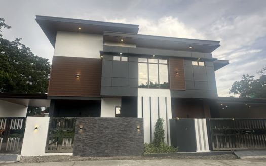 Sleek4-BedroomHouseandLotforGrandRoyaleSubdivisionMalolosBulacan-1.jpg