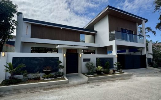 Stylish4-BedroomHouseandLotforSaleinBFHomesParanaque-1.jpg