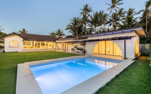 Captivating6-BedroomIncomeGeneratingPropertyforSaleinAlfonsoCavite-1.jpg