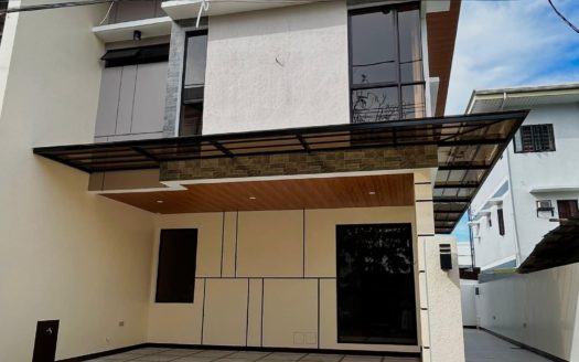 Lavish3-BedroomHouseandLotforSaleinKatarunganVillageMuntinlupaCity-1.jpg