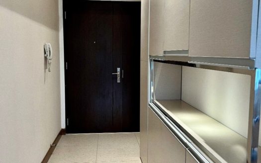 Posh1-BedroomCondoUnitforforSaleinShangSalcedoPlaceSalcedoVillageMakati-1.jpg