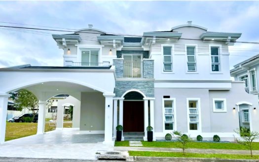 Pristine4-BedroomHouseandLotforSaleinSouthForbesSilangCavite-1.jpg