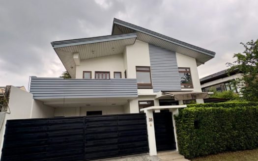 Spacious5-BedroomHouseandLotforSaleinMervilleParkParanaque-1.jpg