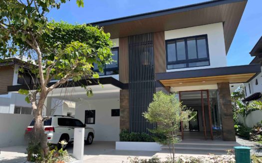 Charming4-BedroomHouseandLotforSaleinAyalaSouthvalePrimeraBacoorCavite-1.jpg