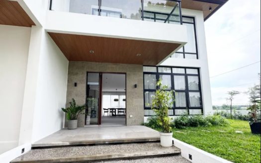 Enchanting5-BedroomHouseandLotforSaleatFilinvestSouthpeakSanPedroLaguna-1.jpg
