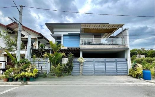 Inviting5-BedroomHouseandLotforSaleinVistaRealClassicaQuezonCity-9.jpg