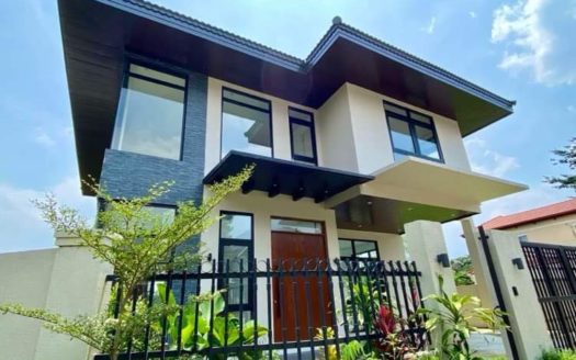 Enchanting5-BedroomHouseandLotforSaleinPortofinoHeightsAlmanzaDosLasPinas-1.jpg