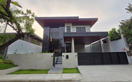 Exceptional5-BedroomHouseandLotforSaleinAlabangHillsMuntinlupa-1.jpg