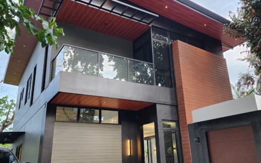 Splendid4-BedroomHouseandLotforSaleinBeverlyHillsAntipoloRizal-1.jpg