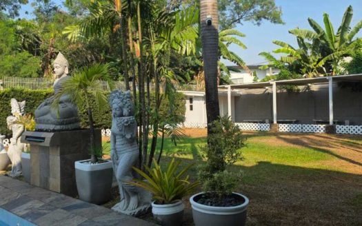 Welcoming4-BedroomHouseandLotinVistaRealClassicaQuezonCity-1.jpg