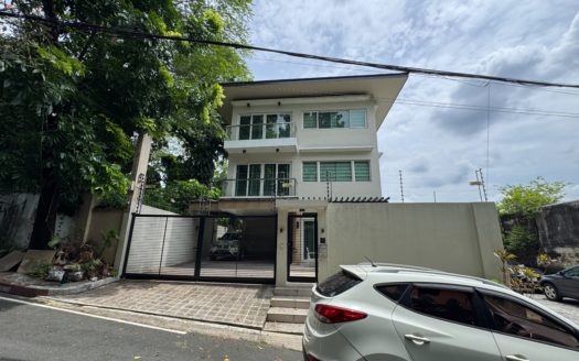 Sensational4-BedroomHouseandLotforSaleinWhitePlainsQuezonCity-1.jpg