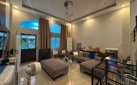 Sleek5-BedroomTownhouseforSaleinSouthvilleGardenSouthTriangleQuezonCity-1.jpg