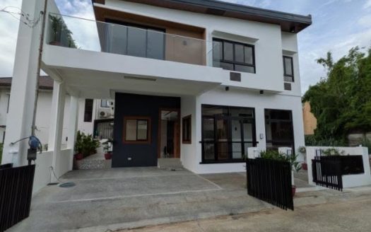 6-BedroomHouseandLotforSaleinFilinvestEastCaintaRizal-1.jpg