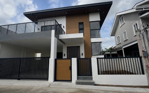 Captivating4-BedroomHouseandLotforSaleinLagunaBelAir4SantaRosaLaguna-1.jpg