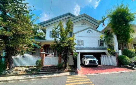 Contemporary6-BedroomHouseandLotforSaleinAlabangHillsMuntinlupa-1.jpg