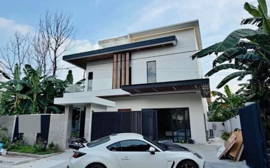 Splendid4-BedroomHouseandLotforSaleinNorthFairviewQuezonCity-1.jpg
