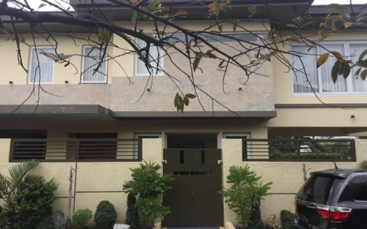 6-BedroomHouseandLotforSaleinMervilleParanaque-1.jpg